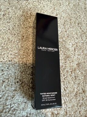 NIB Laura Mercier Tinted Moisturizer Natural Dewy